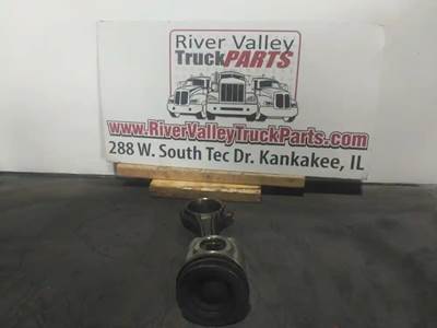 International DT466 Piston / Rod