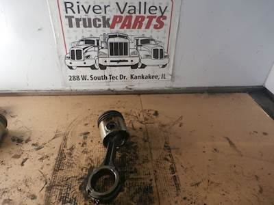International DT466E Piston / Rod for a 2005 International 4300