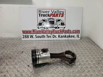 International MaxxForce DT Piston / Rod