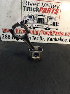 International T444 Piston / Rod