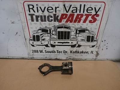 International VT365 Piston / Rod