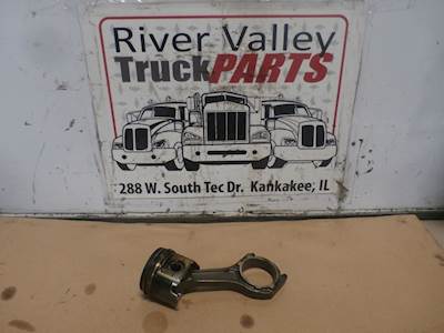 International VT365 Piston / Rod