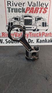 International VT365 Piston / Rod