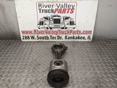 Mack E7 Piston / Rod for a 2002 Mack LE613