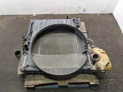 International DuraStar 4300 Radiator