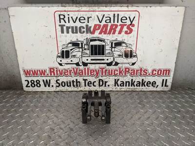 Caterpillar 3116 Rocker Arm for a 1995 Chevrolet C60 Kodiak