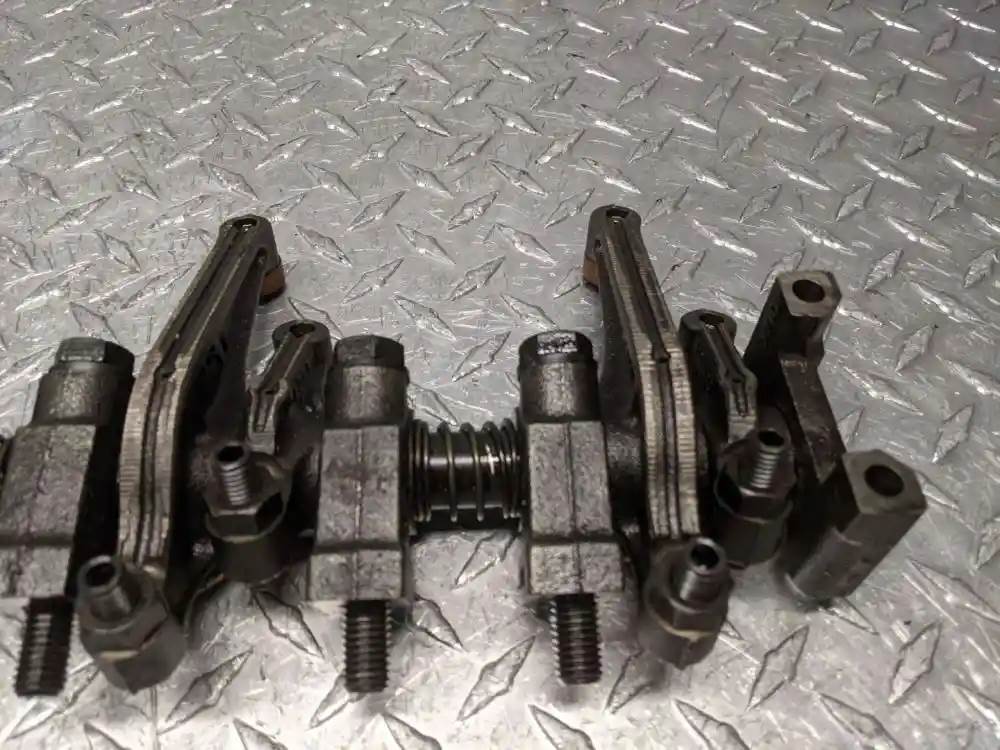 Caterpillar C7 Rocker Arm for a 2005 Freightliner FS65 Chassis For Sale