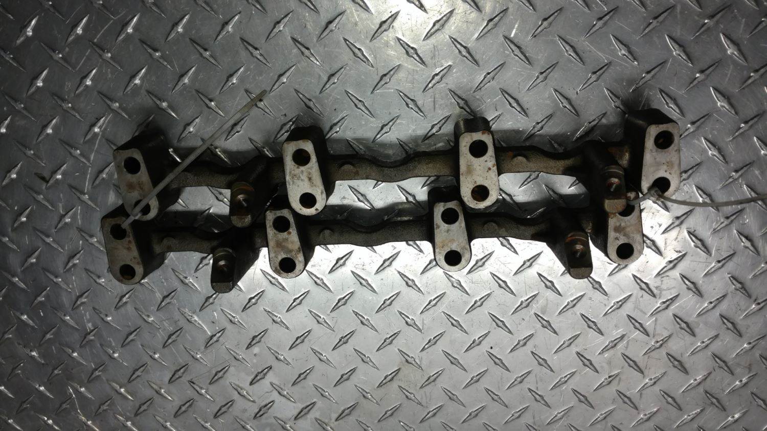 International MaxxForce 7 Rocker Arm for a 2010 International CE Bus