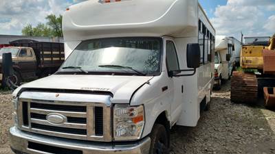 Ford E-450 Salvage Truck