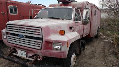 Ford F-700 Salvage Truck