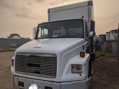 Freightliner FL70 Salvage Truck