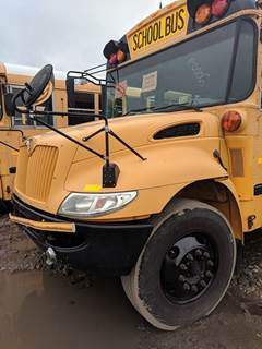 International CE Salvage Truck