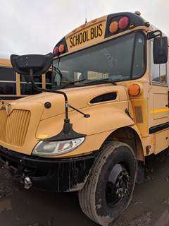 International CE Salvage Truck