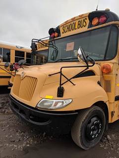 International CE Salvage Truck