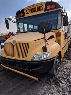 International CE Salvage Truck