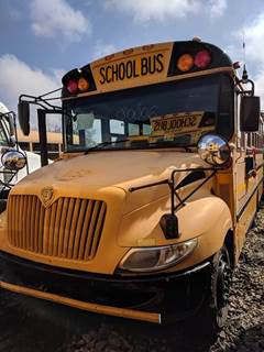 International CE Salvage Truck