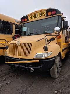 International CE Salvage Truck