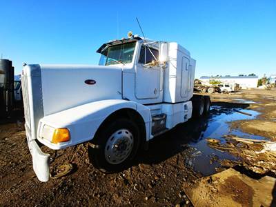 Peterbilt 377 Salvage Truck