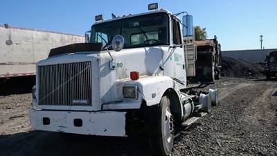 Volvo / WhiteGMC WG Salvage Truck