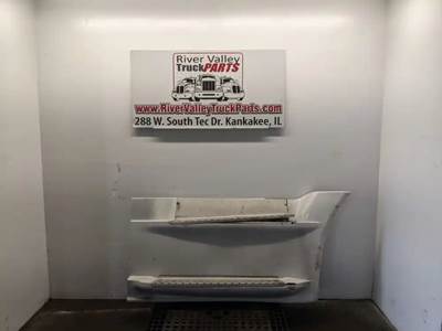 Freightliner Cascadia 125 Right Fairing