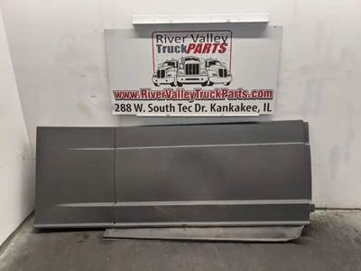 Freightliner Cascadia 125 Right Fairing