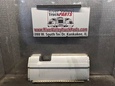 Freightliner Cascadia 125 Left Fairing