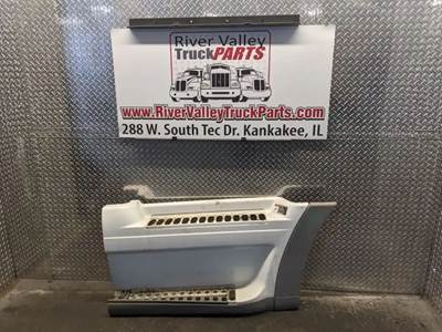 Freightliner Cascadia 125 Left Fairing