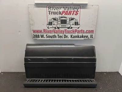 Freightliner Columbia 120 Left Fairing