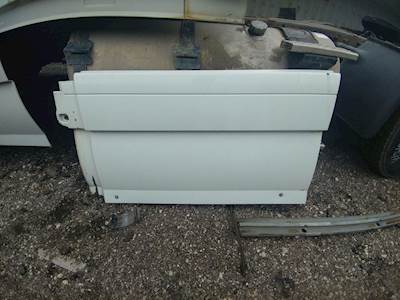 Volvo VNL Left Fairing