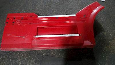 Volvo VNL Right Fairing