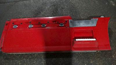 Volvo VNL Left Fairing