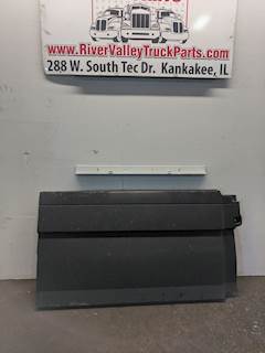 Volvo VNL Right Fairing