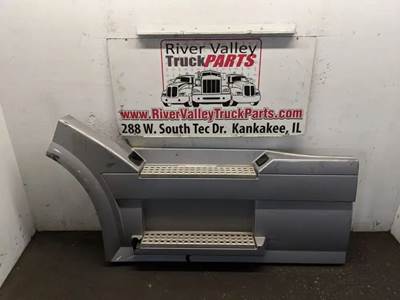 Volvo VNL Left Fairing