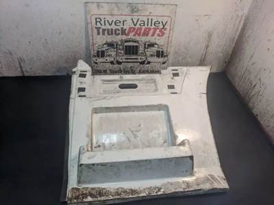 Volvo VNL Left Fairing