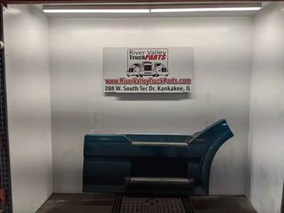 Volvo VNL Right Fairing