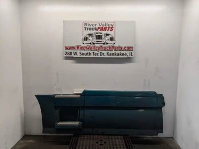 Volvo VNL Right Fairing