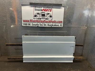 Freightliner Cascadia 125 Right Tank Fairing