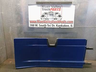 Freightliner Cascadia 132 Right Tank Fairing