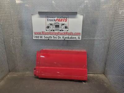 Volvo VNL Right Tank Fairing