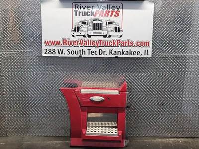 Volvo VNL Right Tank Fairing