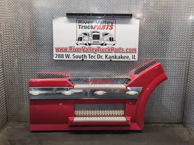 Volvo VNL Right Tank Fairing