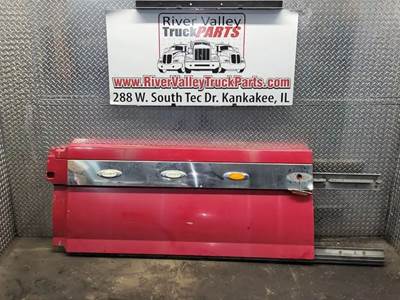 Volvo VNL Left Tank Fairing