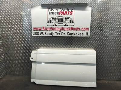 Volvo VNL Left Tank Fairing