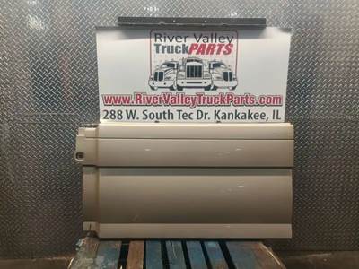 Volvo VNL Left Tank Fairing