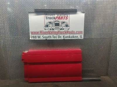 Volvo VNL Left Tank Fairing