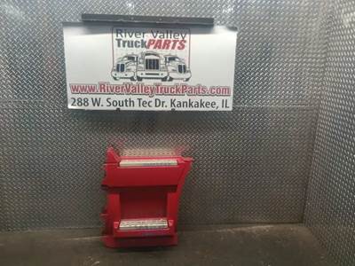 Volvo VNL Left Tank Fairing