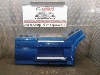 Volvo VNL Right Tank Fairing