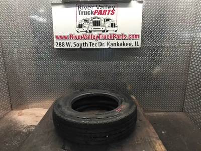 Mitsubishi FEC52S Tire