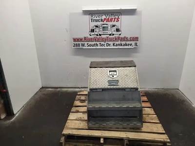 Mack Vision CXN613 Tool Box for a 2005 Mack CXN613