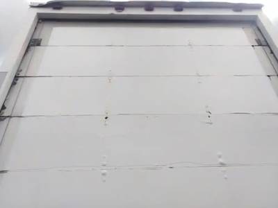 Good Used 18" Truck Box From A 2004 Isuzu Npr-Hd Truck. The Truck Box hAs Been